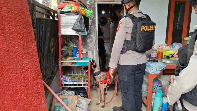 Kerahkan unit K-9, Polda NTB gerebek kampung narkoba dan Amankan 29,72 Gram Sabu